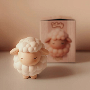 Игрушка сквиш антистресс Mrs. Ertha "Овечка Wooly", кремовая с белым